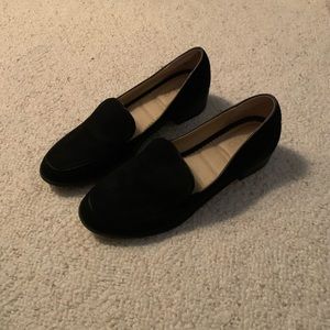 EUC 9M Me Too Suede Loafers
